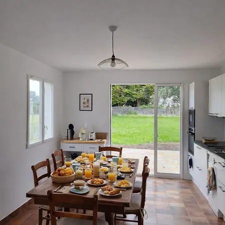 Daire Maison Lumineuse Avec Grand Jardin