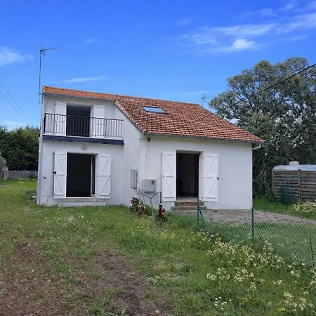 Maison Lumineuse Avec Grand Jardin *